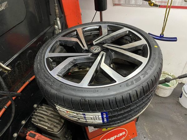 24 hour Mobile Tyre Fitting